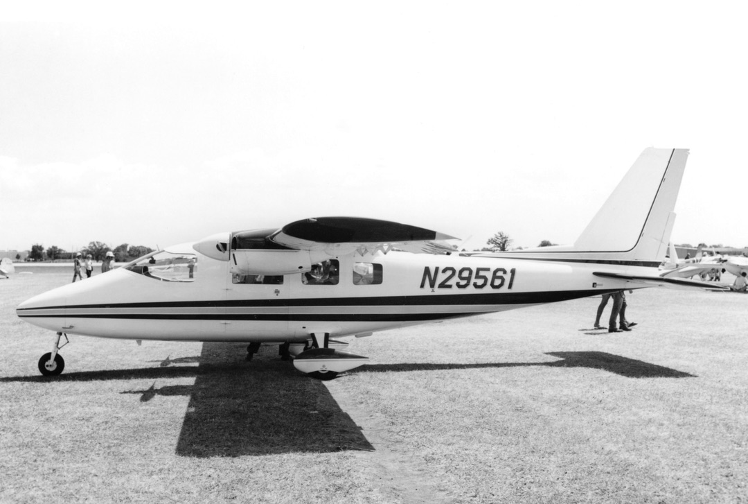 Picture of Cessna 120 NC41685 on floats
